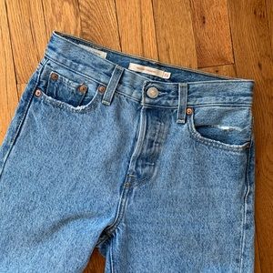 Levi’s Wedgie Fit Straight Jean 🦋 | Size 23